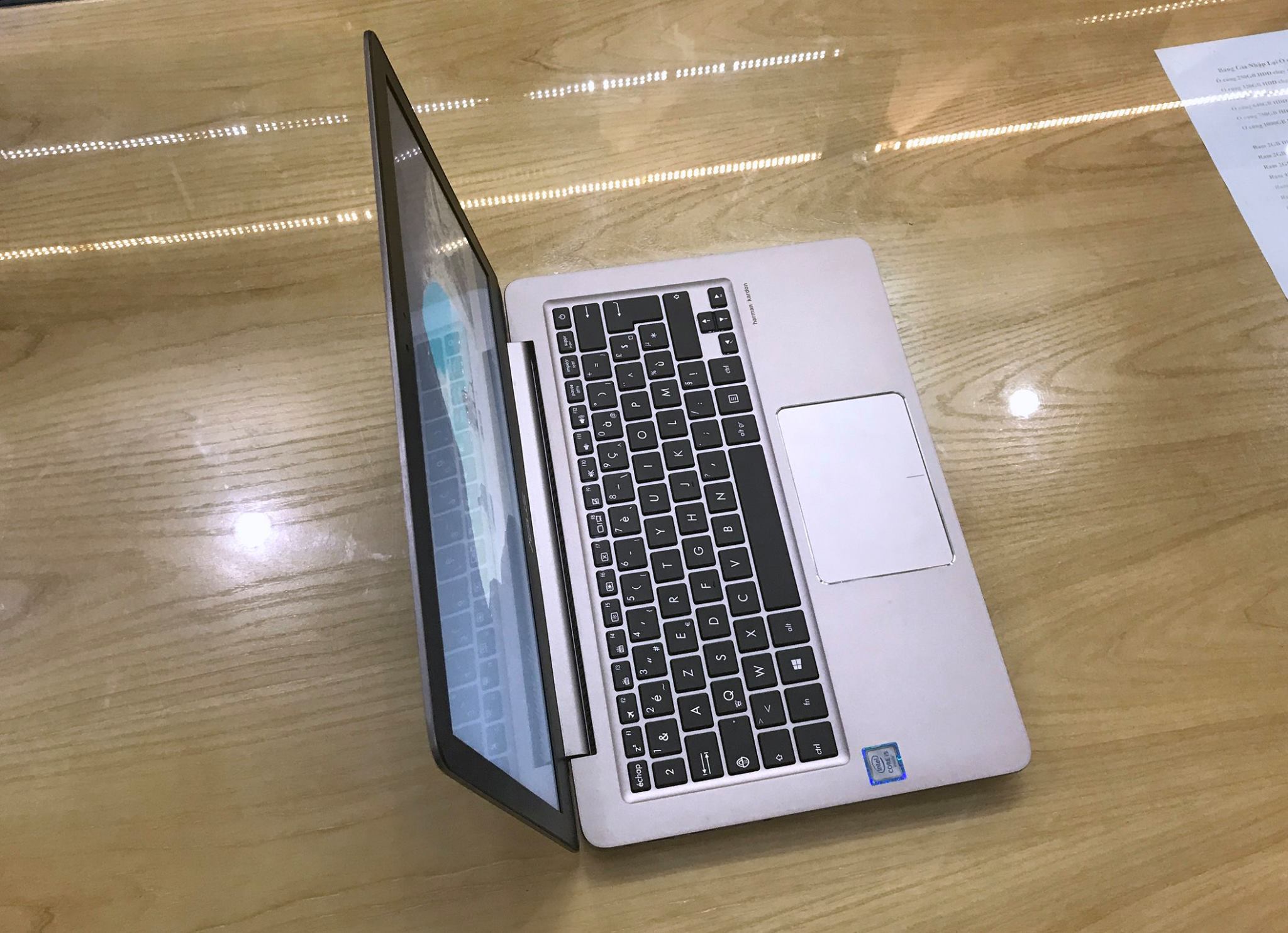 Laptop Asus UX310UA-7.jpg